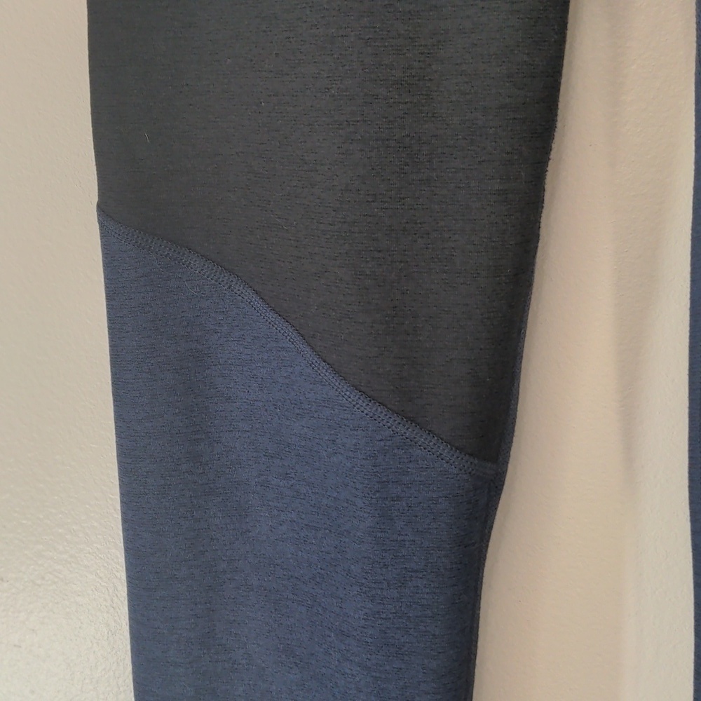 Outdoor Voices Compression Two-Toned Navy Blue Legging small - Picture 6 of 9